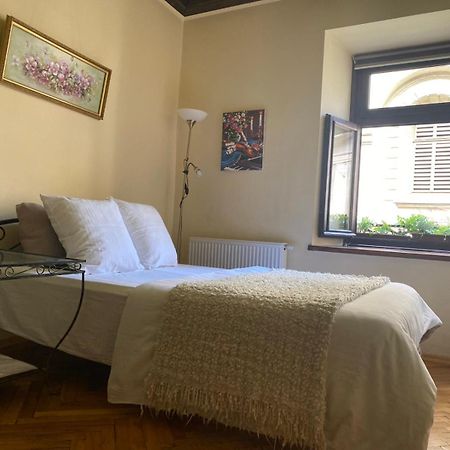 Вірменська 14 Центр Не Далеко Від Ж Д Вокзалу Звітні Документи Apartment Lviv Luaran gambar