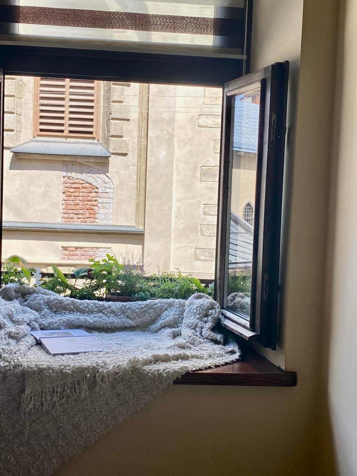 Вірменська 14 Центр Не Далеко Від Ж Д Вокзалу Звітні Документи Apartment Lviv Luaran gambar